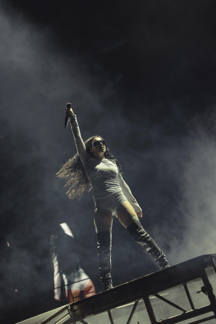 Charli XCX hủy concert vì mất giọng Ảnh 2
