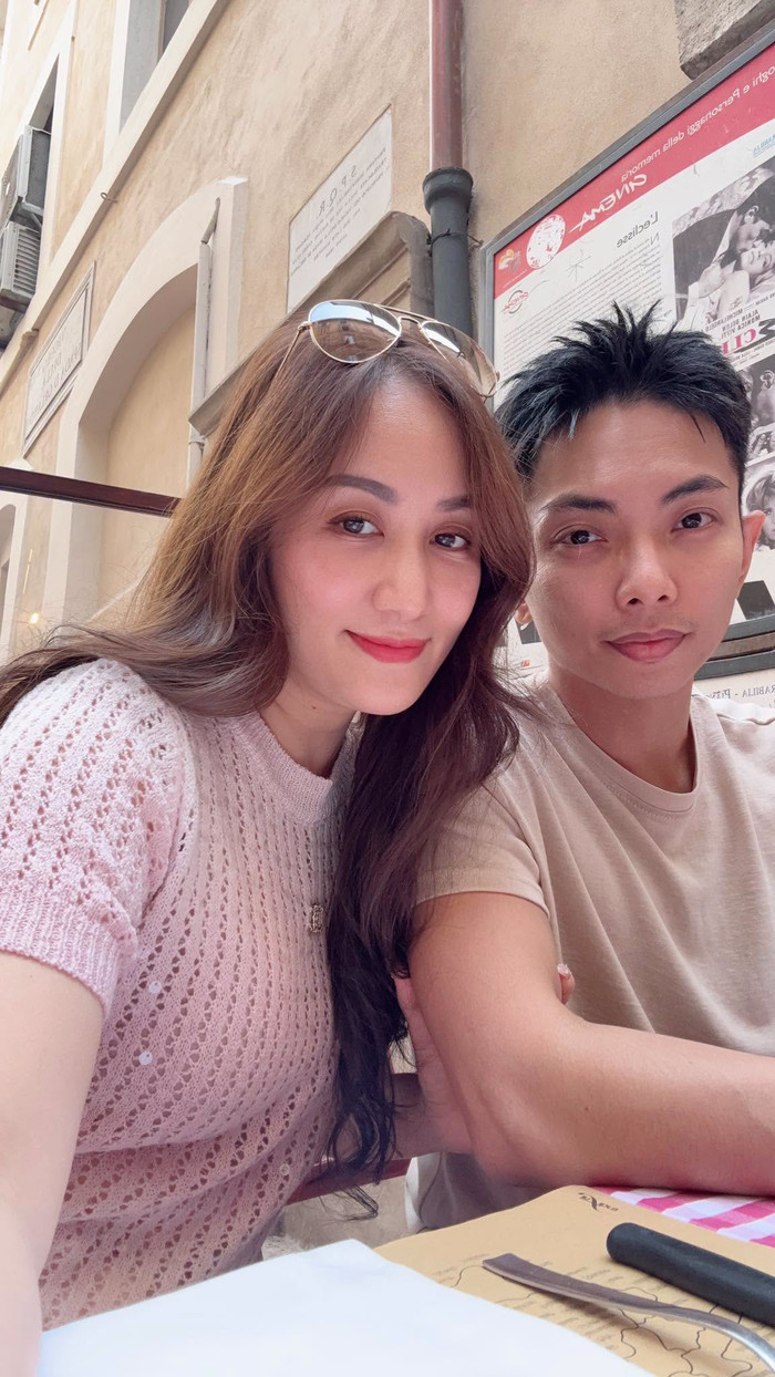 Khánh Thi và Phan Hiển hiện có tổ ấm viên mãn bên 3 con.