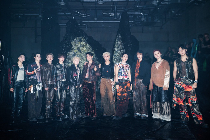 SEVENTEEN dẫn đầu bảng xếp hạng lưu diễn châu Á, thu về gần 97,4 triệu USD Ảnh 1