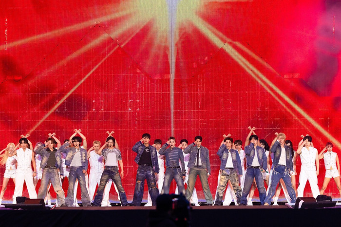 SEVENTEEN dẫn đầu bảng xếp hạng lưu diễn châu Á, thu về gần 97,4 triệu USD Ảnh 4