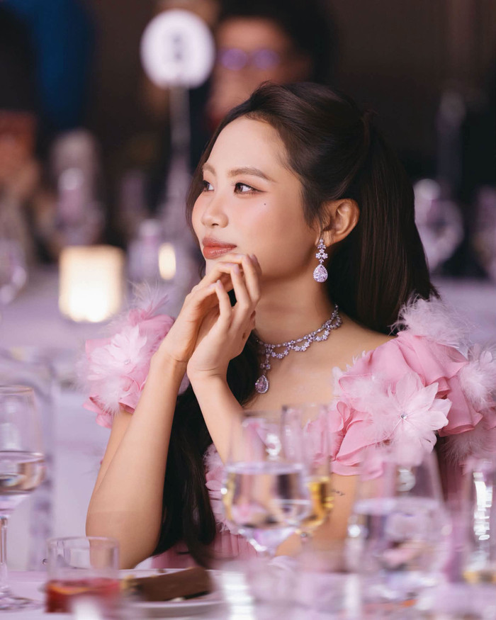 Phương Mỹ Chi kín tiếng trong chuyện tình cảm.