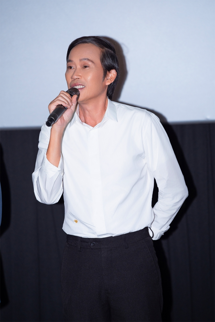 Sự im lặng của NSƯT Hoài Linh càng đáng chú ý trong bối cảnh thị trường điện ảnh Việt đang chứng kiến sự cạnh tranh mạnh mẽ.