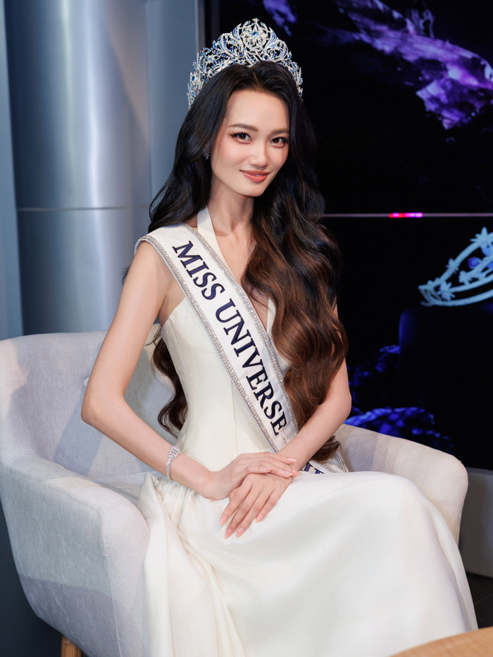 Gần đây, Quỳnh Anh vướng ồn ào và gây ảnh hưởng đến hình ảnh cá nhân sau đăng quang Miss Universe Vietnam 2026.