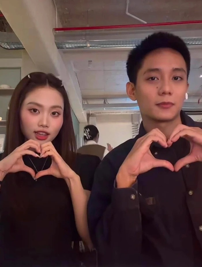 Bảo Định đã xin lỗi và xóa đi đoạn clip đập hộp album của Phương Mỹ Chi trên các nền tảng mạng xã hội.