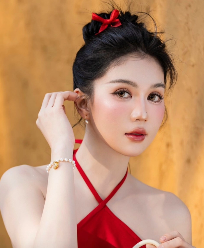 Ngọc Trinh.