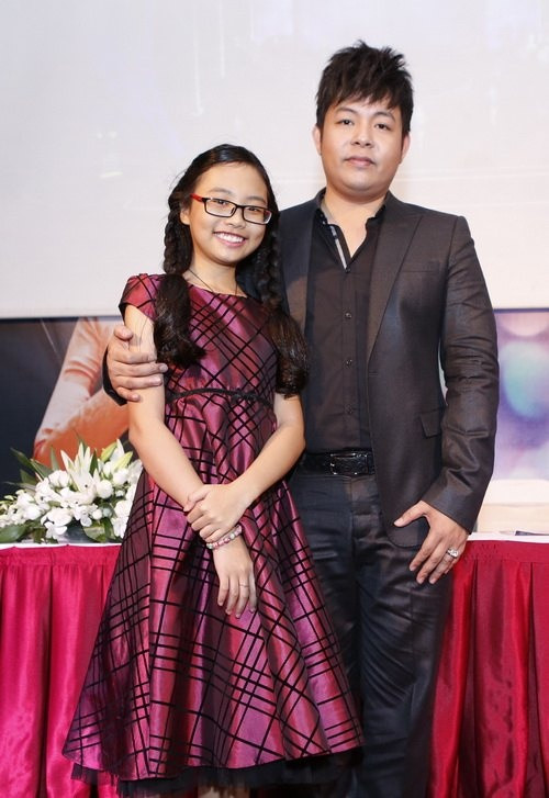 Quang Lê từng có nhiều lo lắng nhưng vẫn chấp nhận buông tay Phương Mỹ Chi để con gái nuôi tìm lối đi riêng.