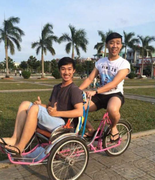 Một người hâm mộ lâu năm của Trấn Thành chia sẻ câu chuyện gắn bó với nam nghệ sĩ suốt 15 năm.