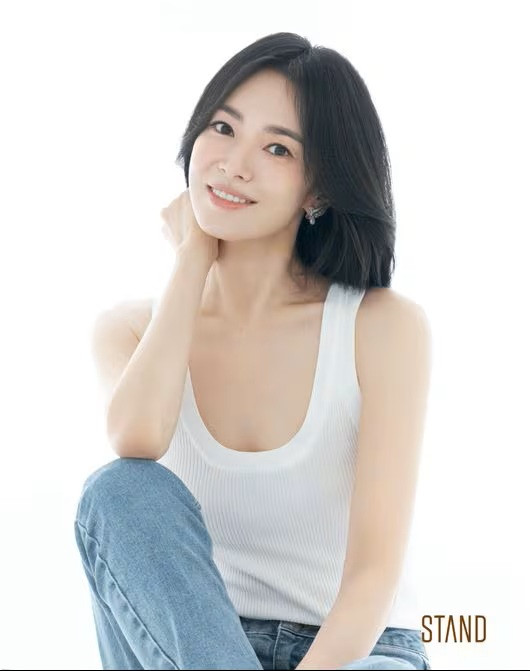 Khán giả trông chờ vào hành trình của Song Hye Kyo khi kết hợp đồng với công ty quản lý mới.
