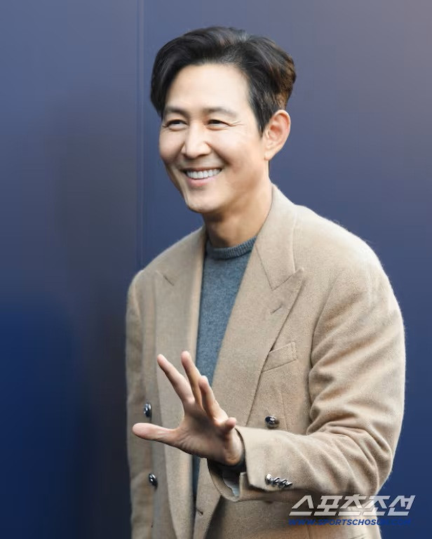 Công ty của Lee Jung Jae hiện quản lý nhiều nghệ sĩ đình đám của làng giải trí Hàn Quốc. (Ảnh Sports Chosun)