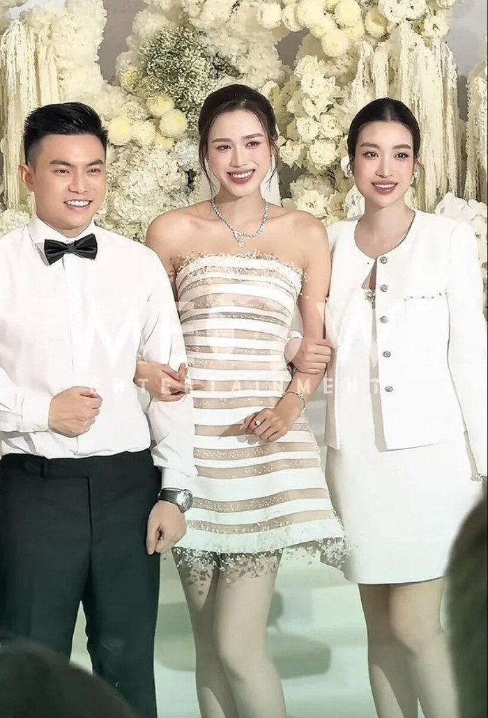 Đỗ Mỹ Linh dự đám cưới Đỗ Thị Hà.