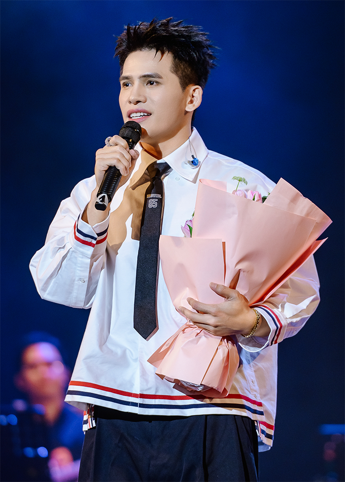 Quốc Thiên đón cột mốc đặc biệt khi tổ chức live concert tại Hà Nội.