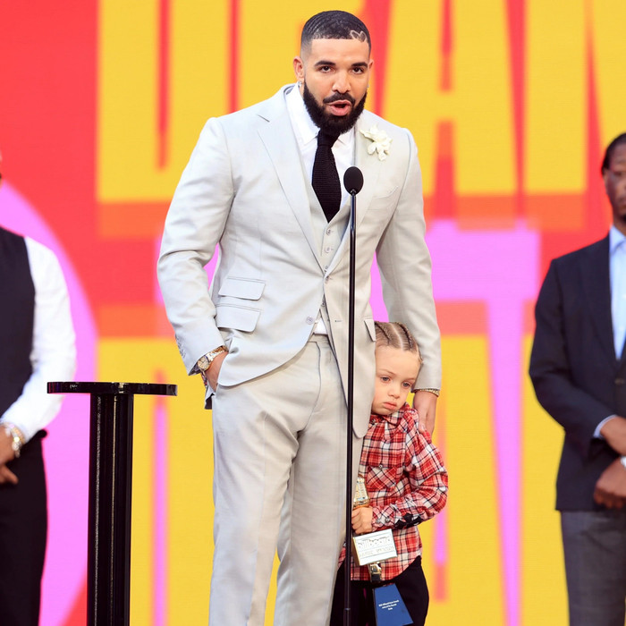 Drake lập kỷ lục chưa từng có trong lịch sử âm nhạc Mỹ trước tuổi 40 Ảnh 4