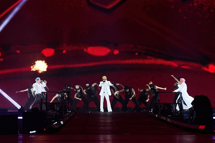 Hỗn loạn phe vé trước giờ G concert BIGBANG tại Hà Nội, lực lượng chức năng vào cuộc Ảnh 4