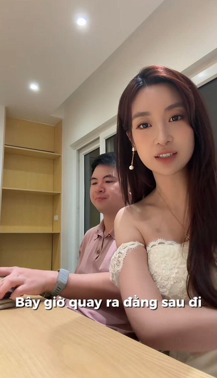 Hoa hậu Đỗ Mỹ Linh chia sẻ khoảnh khắc đời thường bên chồng.