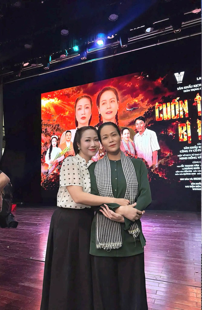 Nhật Kim Anh và NSƯT Ốc Thanh Vân cùng giành Huy chương Vàng.