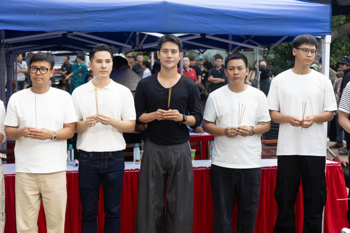 Hoài Lâm chia sẻ hình ảnh tại buổi khai máy Đặc Công Rừng Sác.