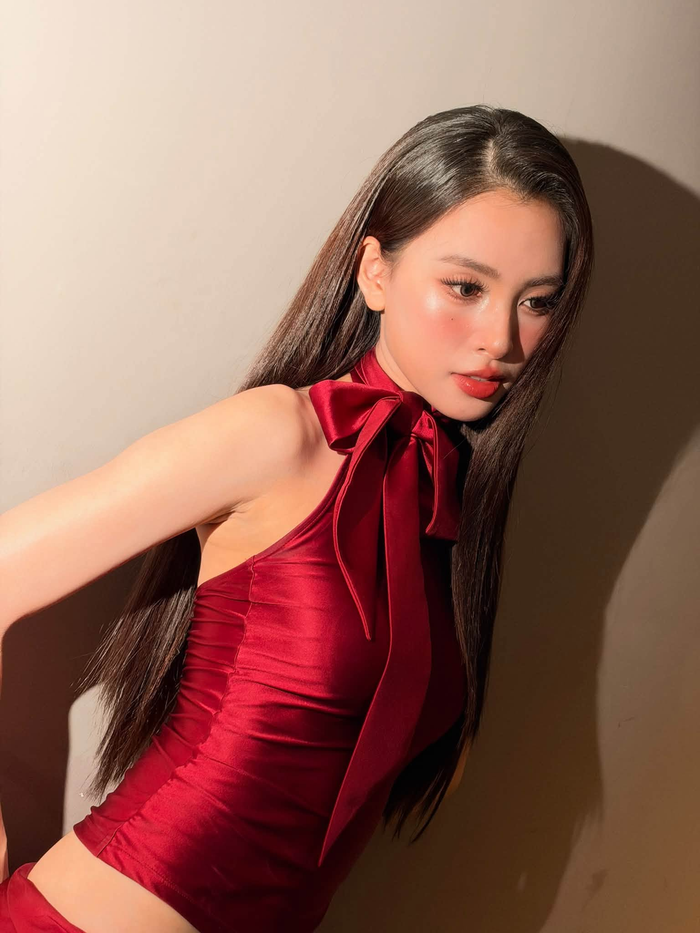 Kể từ khi đăng quang Hoa hậu Việt Nam 2018, Tiểu Vy ngày càng cho thấy sự đa dạng trong phong cách thời trang.&nbsp;