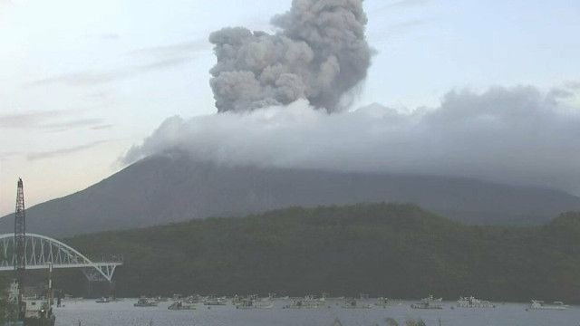 Núi lửa Sakurajima ở Nhật Bản phun trào lần thứ 31 trong năm, tro bụi có thể lan xa 240 km Ảnh 2