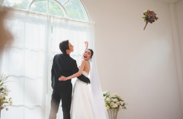 Tỷ lệ kết hôn tại Trung Quốc đã giảm xuống mức thấp kỷ lục trong những năm gần đây, trong bối cảnh thế hệ trẻ ngày càng trì hoãn việc kết hôn hoặc lựa chọn không lập gia đình. Ảnh: Shutterstock