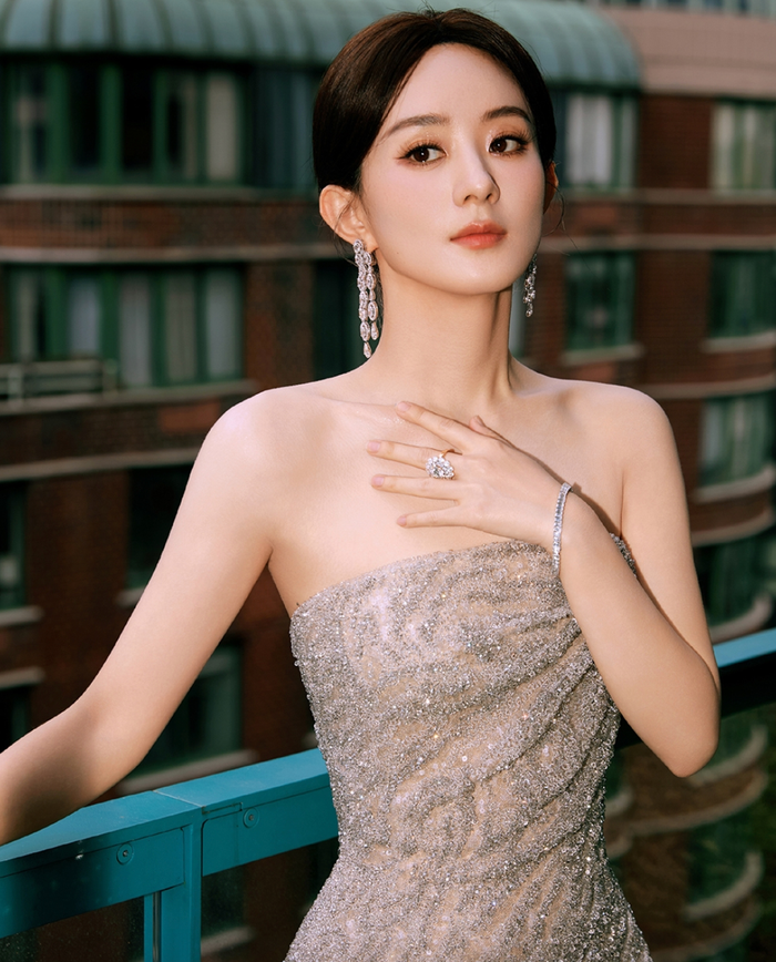 Triệu Lệ Dĩnh.