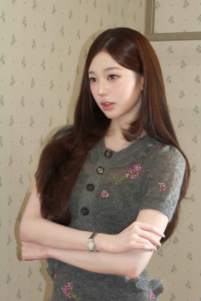Jang Won Young (IVE) gây sốt với vóc dáng đồng hồ cát Ảnh 3