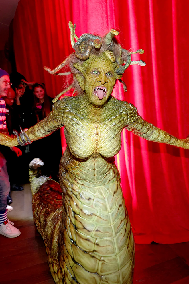Siêu mẫu Heidi Klum hé lộ tạo hình Halloween 2026 kinh dị Ảnh 2
