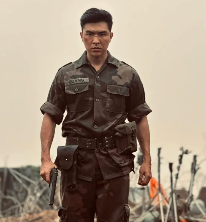 Steven Nguyễn đảm nhận vai Trung úy Nguyễn Phúc Quang trong phim điện ảnh Mưa Đỏ.