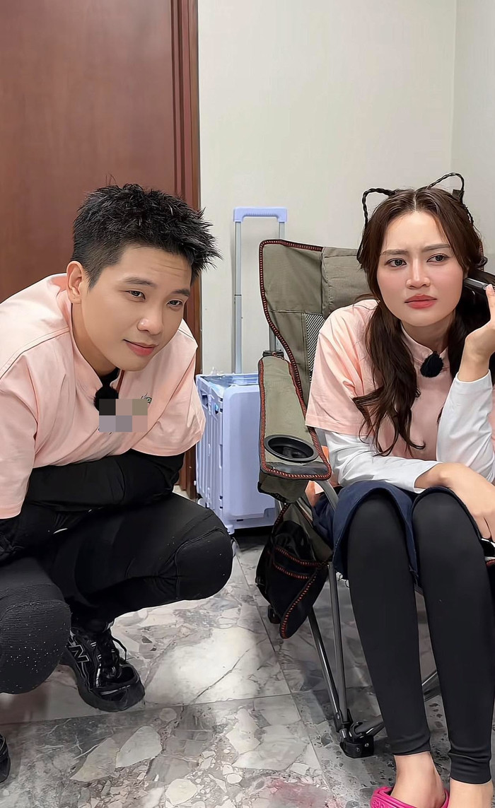 Khoảnh khắc hậu trường của Ninh Dương Lan Ngọc và Quân A.P.