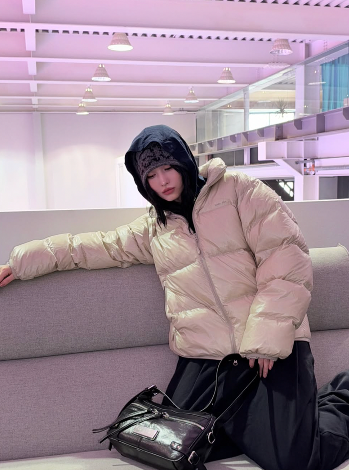 Momo (TWICE) gây chú ý với diện mạo quyến rũ dù trang phục kín đáo Ảnh 1