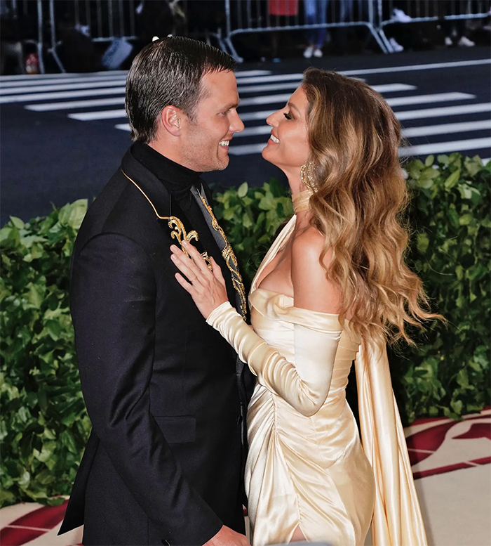 Tom Brady từng có cuộc hôn nhân kéo dài hơn 13 năm với Gisele Bündchen trước khi cả hai hoàn tất thủ tục ly hôn vào tháng 10/2022.