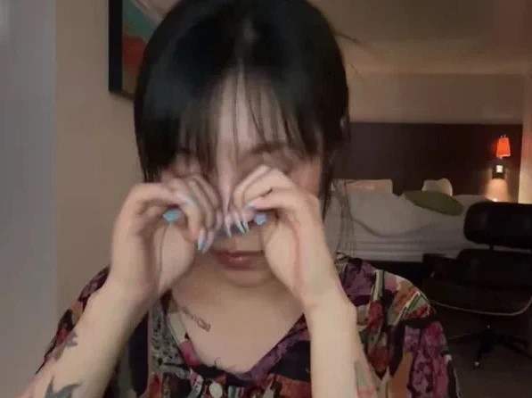 Wheein bật khóc khi nhớ về thời hoàng kim của MAMAMOO, cộng đồng mạng tranh cãi Ảnh 1