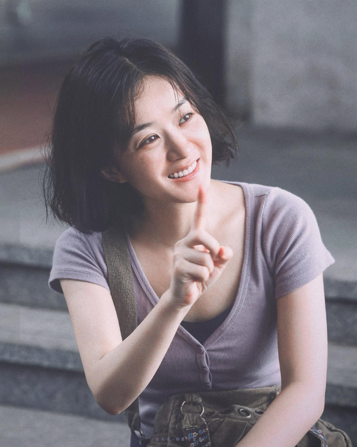 Nữ diễn viên được cho là đang thận trọng hơn trong việc lựa chọn kịch bản sau nhiều năm hoạt động liên tục. Ảnh: Weibo.