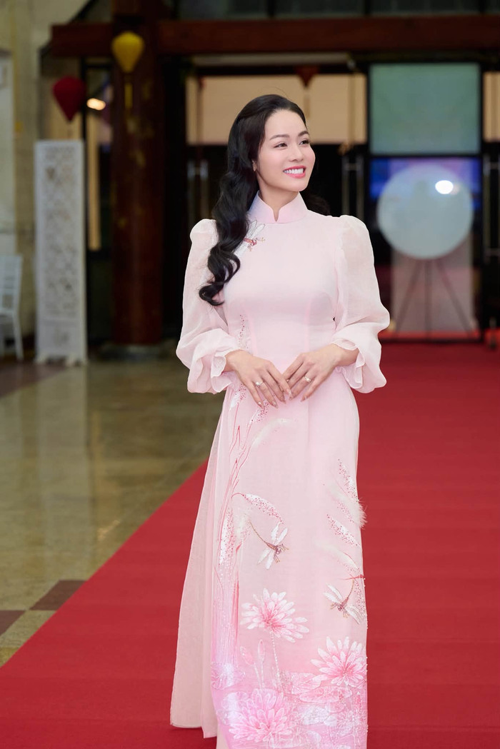 Nhật Kim Anh cân bằng giữa công việc và cuộc sống.