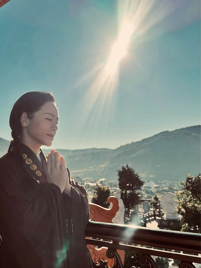 Nhật Kim Anh dành thời gian sống chậm, nuôi dưỡng nội tâm. Nhiều khán giả bày tỏ sự yêu thích trước cuộc sống bình yên của cô ở hiện tại.