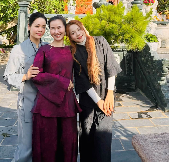 Nhật Kim anh dành thời gian sống chậm, nuôi dưỡng tâm hồn giữa guồng quay tất bật của cuộc sống.