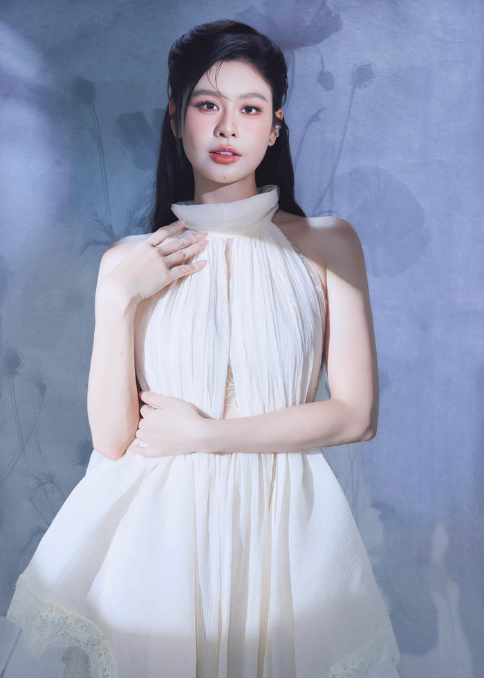 Trương Quỳnh Anh sở hữu vẻ ngoài cuốn hút, ngọt ngào. Ảnh: FBNV