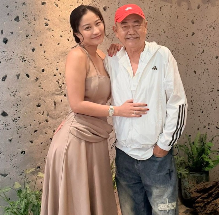 NSND Việt Anh và vợ Chân Chân.