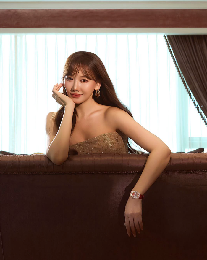 Hari Won thu hút sự chú ý khi xuất hiện trong bộ ảnh thời trang mới.