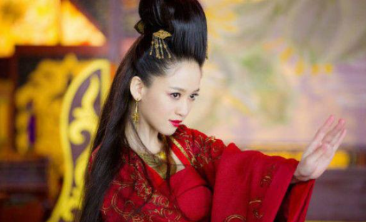 Đông Phương Bất Bại khiến nhiều cao thủ phải dè chừng với tốc độ và võ công vượt trội.
