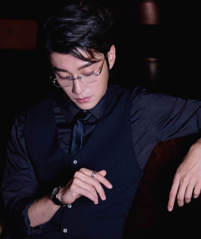 Bùi Chẩn trong Yết Hí là một hình tượng tổng tài có câu chuyện khá đặc biệt. Ảnh: Weibo đoàn phim