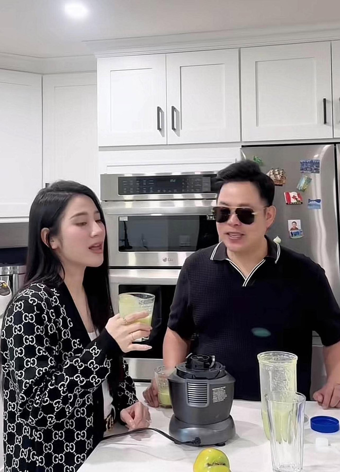 Tố My đến thăm nhà Quang Lê ở Mỹ.