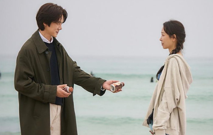 Yoo Yeon Seok và Seo Hyun Jin trong lần tái hợp sau 10 năm.