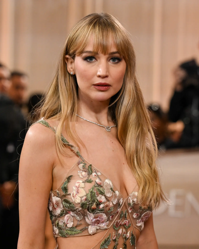 Jennifer Lawrence khẳng định quyết định phẫu thuật không hoàn toàn xuất phát từ áp lực phải duy trì hình ảnh của một ngôi sao Hollywood.