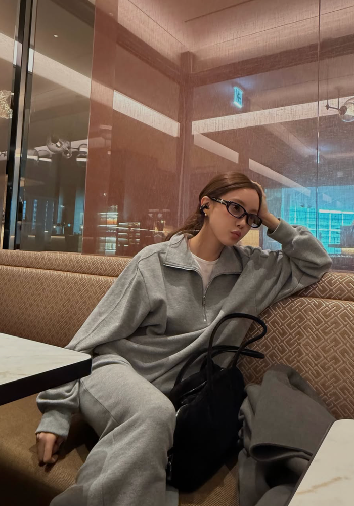 Hyomin chọn phong cách đầy giản dị.