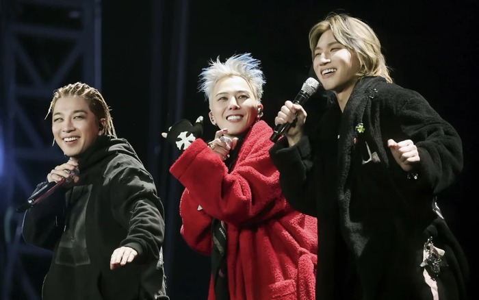 Ba thành viên BIGBANG đang tổ chức tour lưu diễn vòng quanh thế giới kỷ niệm 20 năm ra mắt nhóm.