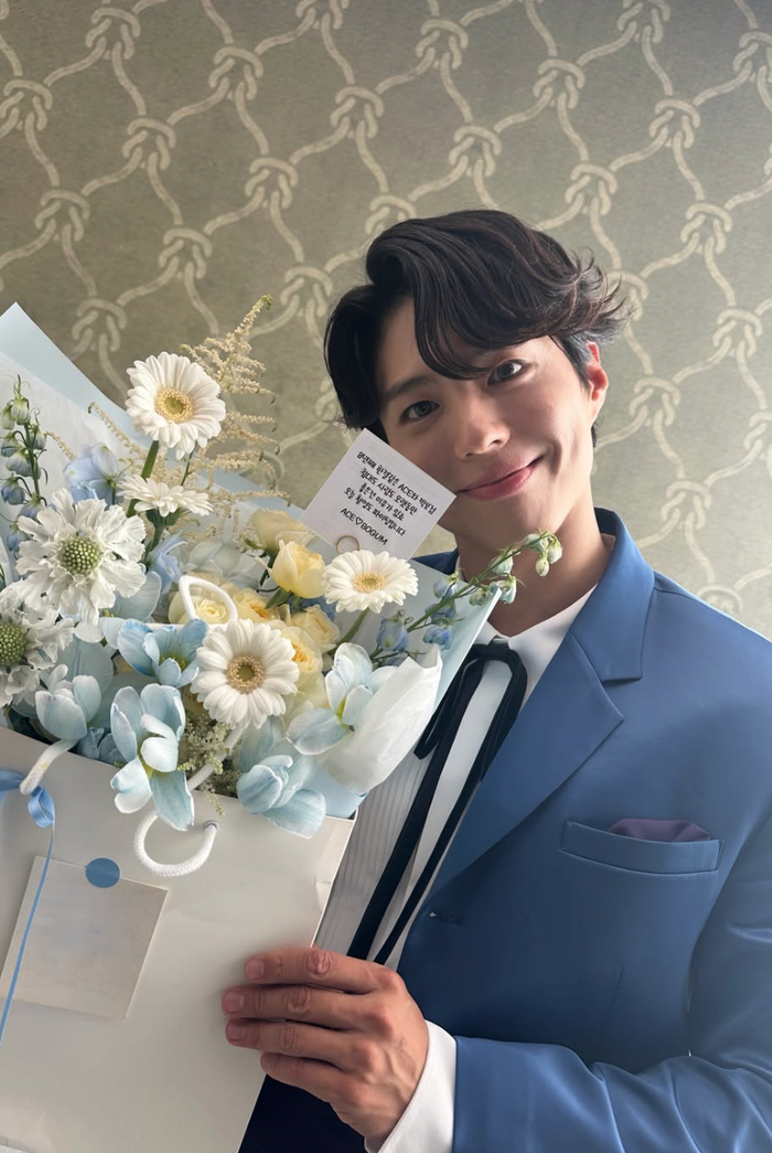 Park Bo Gum gây bất ngờ với diện mạo trẻ trung, khẳng định một điều sau 8 năm Ảnh 3