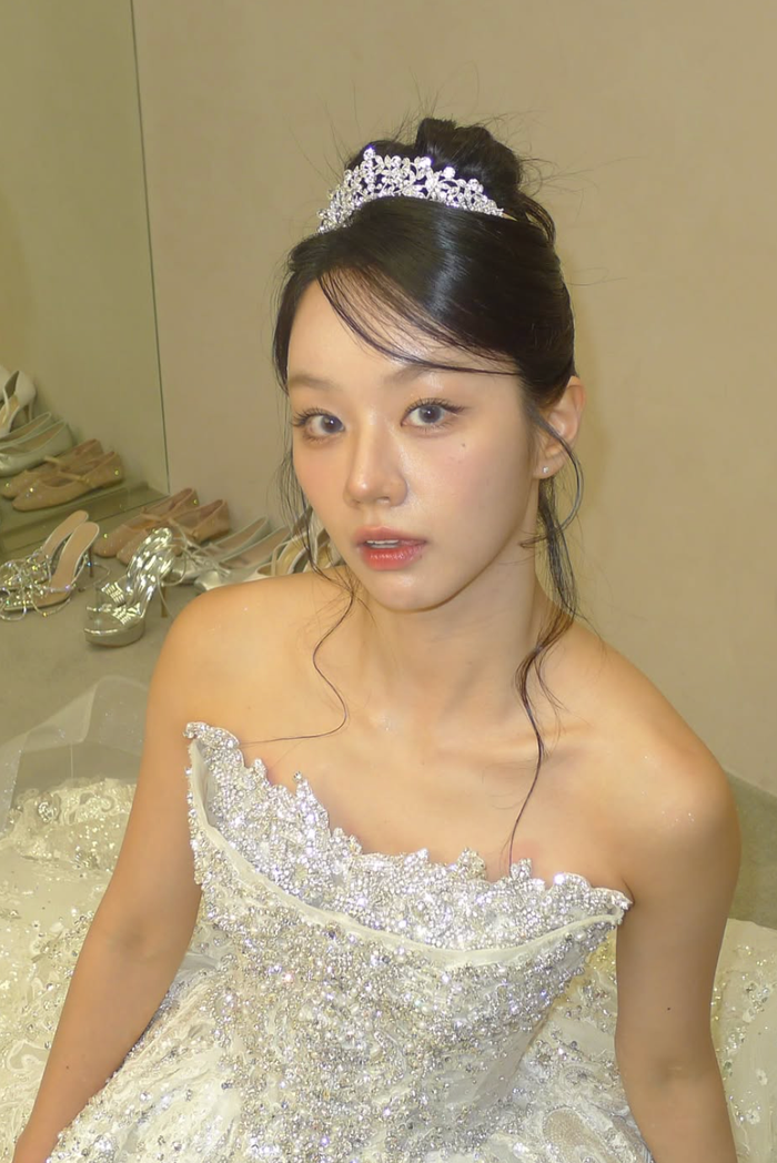 Loạt ảnh của nữ diễn viên nhanh chóng nhận được nhiều phản hồi tích cực từ người hâm mộ.&nbsp;