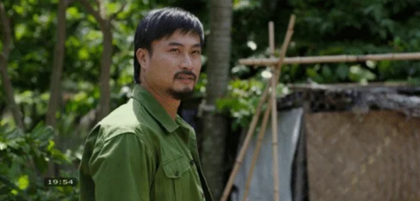 Duy Hưng đảm nhận vai Toản, người bố góa vợ làm nghề lái xe và có cuộc gặp gỡ đặc biệt với Hạnh. Ảnh: VTV.