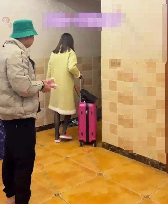 Trở về nhà sau khi đi làm xa, người vợ để lại một thứ rồi rời đi khiến chồng lặng người Ảnh 3