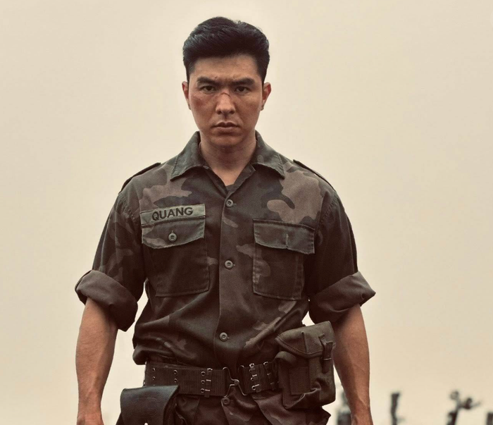 Steven Nguyễn trong Mưa Đỏ.